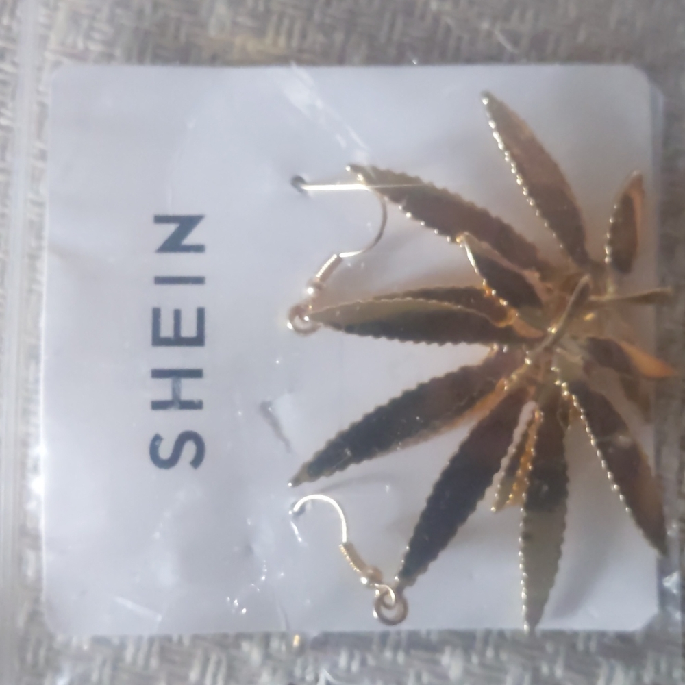 Maple Drop Earrings